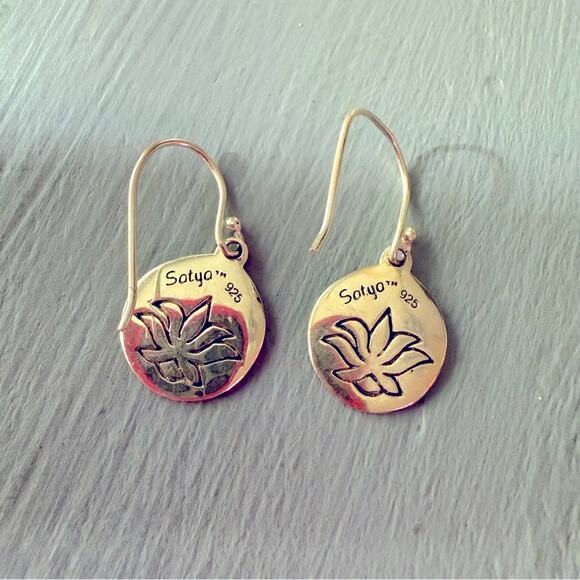 Satya 925 Sterling Silver Earrings - Picture 4 of 4